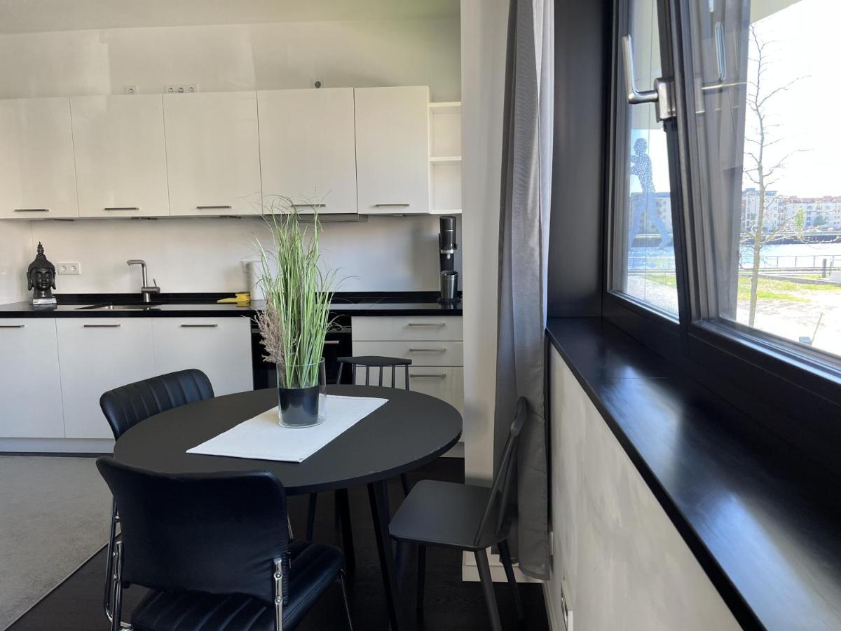 Luxury Waterfront Apartment Berlim Exterior foto